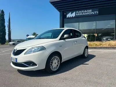 Usata Lancia Ypsilon Silver 69 CV (50 kW) 2017 Other Utilitaria