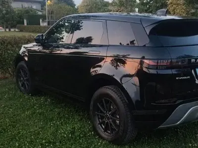 Usata Land Rover Range Rover evoque 160 CV (117 kW) 2021 Nero SUV