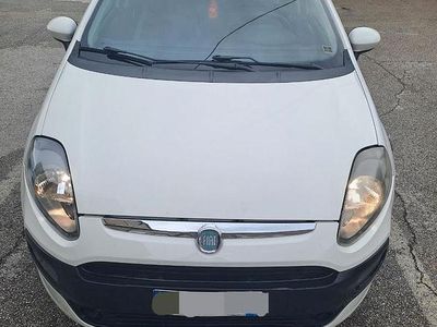 Usata Fiat Grande Punto 75 CV (55 kW) 2012 Bianco Utilitaria