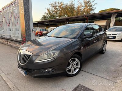 Usata Lancia Delta 120 CV (88 kW) 2009 Grigio Utilitaria