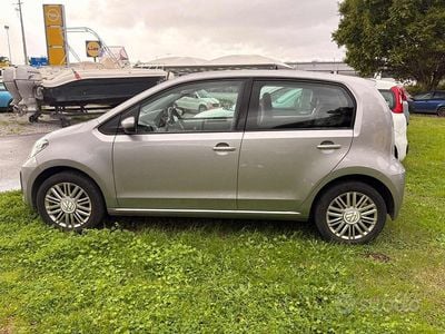 Grigio Usata 2023 VW up! Move Utilitaria | 10.999 € (Ottimo prezzo)