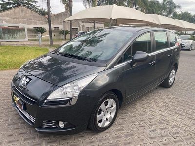 Usata Peugeot 5008 Business-Line 115 CV (84 kW) 2013 Grigio Monovolume