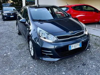Usata Kia Rio 75 CV (55 kW) 2016 Grigio Utilitaria