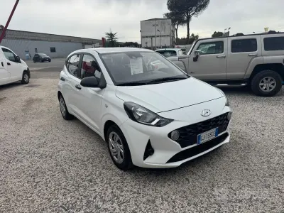 Używany Hyundai i10 Advanced 67 KM (49 kW) 2022 Biały Hatchback