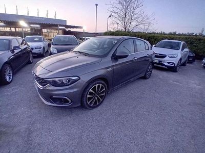 Usata Fiat Tipo Lounge 95 CV (69 kW) 2016 Grigio Berlina