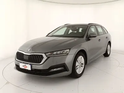 Usata Skoda Octavia Executive 110 CV (80 kW) 2023 Grigio Station wagon