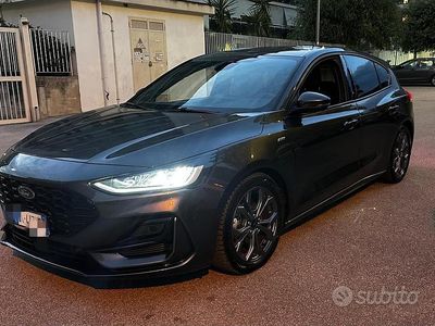 Usata Ford Focus ST-Line 115 CV (84 kW) 2024 Grigio Berlina