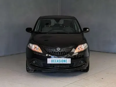 Usata Lancia Ypsilon Silver 70 CV (51 kW) 2023 Nero Utilitaria