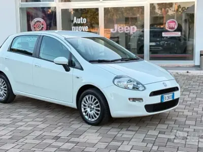 Usata Fiat Punto Street 75 CV (55 kW) 2014 Bianco Utilitaria