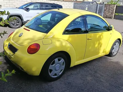 Usata VW New Beetle 116 CV (85 kW) 1999 Giallo Utilitaria