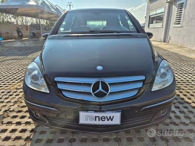 Mercedes B200