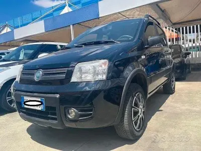 Usata Fiat Panda 4x4 Climbing 60 CV (44 kW) 2007 Nero Utilitaria