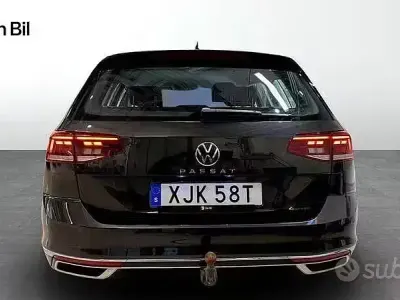 Usata VW Passat 150 CV (110 kW) 2023 Grigio Station wagon