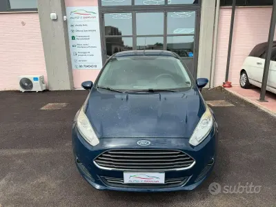 Usata Ford Fiesta Business Edition 75 CV (55 kW) 2016 Bluazzurro Utilitaria