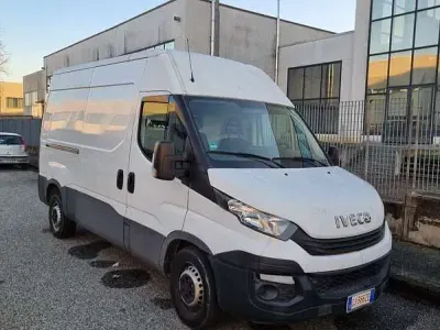 Usata Iveco Daily 122 CV (89 kW) 2018 Furgone