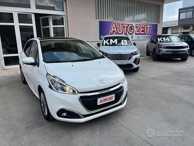 Usata Peugeot 208 Active 82 CV (60 kW) 2017 Bianco Utilitaria