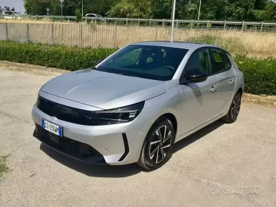 Usata Opel Corsa 101 CV (74 kW) 2025 Arancione Utilitaria
