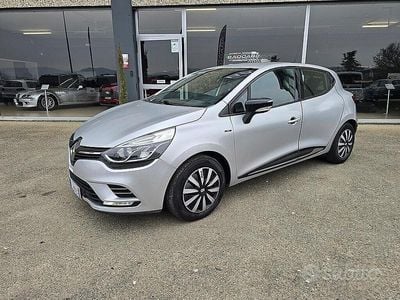 Usata Renault Clio IV Intens 90 CV (66 kW) 2019 Grigio Berlina