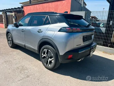 Usata Peugeot 2008 GT-line 131 CV (96 kW) 2024 Grigio SUV
