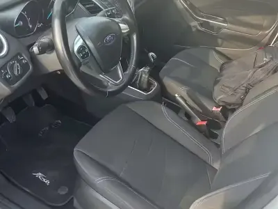 Gebraucht Ford Fiesta Titanium 80 PS (58 kW) 2014 Weiß Kleinwagen