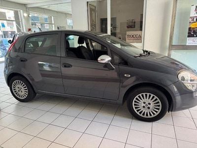 Usata Fiat Punto Street 69 CV (50 kW) 2016 Grigio scuro metallizzato Utilitaria