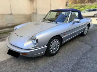 Usata Alfa Romeo Spider 122 CV (89 kW) 1992 Argento Cabrio