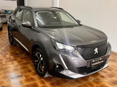 Usata Peugeot 2008 Allure 102 CV (75 kW) 2020 Grigio SUV