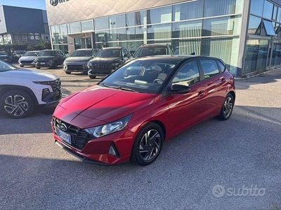 Usata Hyundai i20 84 CV (61 kW) 2023 Rosso Utilitaria