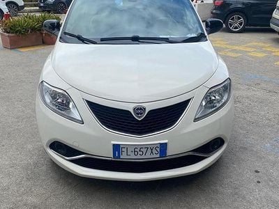 Usata Lancia Ypsilon 95 CV (69 kW) 2017 Bianco Utilitaria