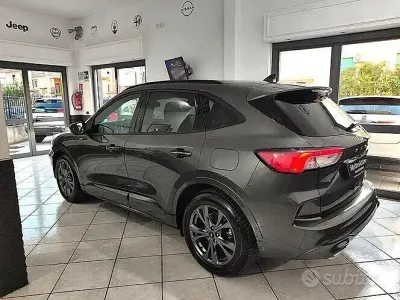 Usata Ford Kuga ST-Line 120 CV (88 kW) 2024 Grigio SUV