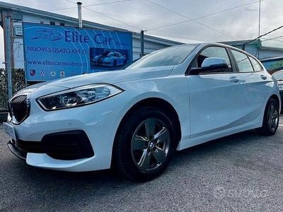 Usata BMW 118 Advantage 140 CV (102 kW) 2020 Bianco Utilitaria