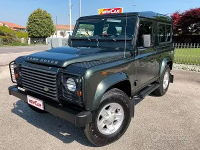 Gebraucht Land Rover Defender S 122 PS (89 kW) 2008 Grün Kombi