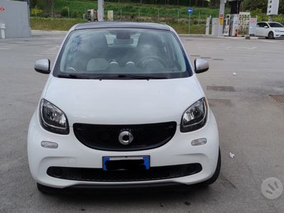 Bianco Usata 2015 Smart ForFour Utilitaria | 8150 € (Ottimo prezzo)