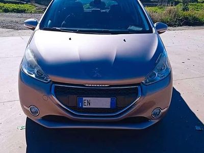 Usata Peugeot 208 Allure 68 CV (50 kW) 2012 Utilitaria