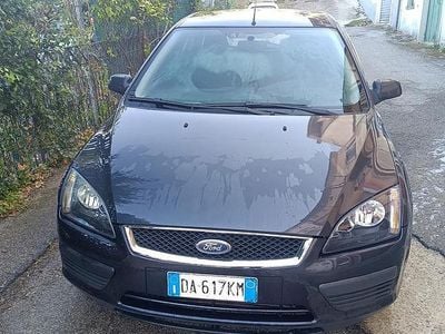 Usata Ford Focus 115 CV (84 kW) 2006 Grigio Station wagon