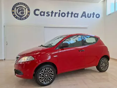 Usata Lancia Ypsilon 84 CV (61 kW) 2021 Rosso Utilitaria