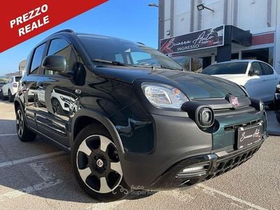 Usata Fiat Panda Cross Cross 71 CV (52 kW) 2025 Verde Utilitaria
