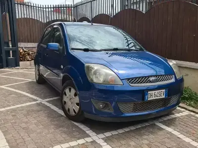 Usata Ford Fiesta 68 CV (50 kW) 2007 Bluazzurro Utilitaria