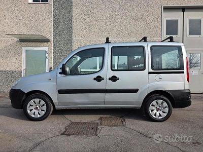 Usata Fiat Doblò 103 CV (75 kW) 2009 Grigio Monovolume