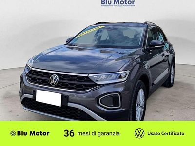 Usata VW T-Roc Life 116 CV (85 kW) 2025 Indium grey metallizzato nero SUV
