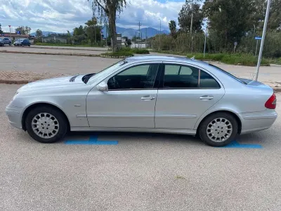 Usata Mercedes E200 Avantgarde 163 CV (119 kW) 2008 Argento Berlina