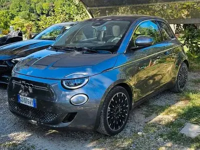 Usata Fiat 500e La Prima 42 kW (58 CV) 2022 Grigio Berlina
