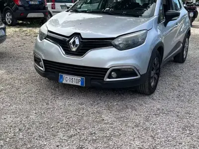 Usata Renault Captur 90 CV (66 kW) 2016 Grigio SUV