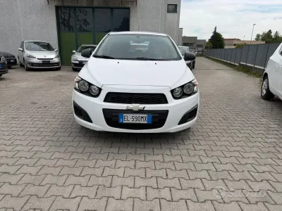 Usata Chevrolet Aveo LS 69 CV (50 kW) 2012 Bianco Berlina