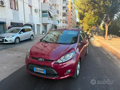 Usata Ford Fiesta Titanium 68 CV (50 kW) 2009 Viola Berlina