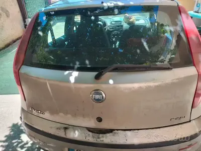 Usata Fiat Punto 69 CV (50 kW) 2004 Grigio Utilitaria