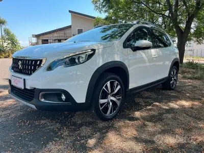 Usata Peugeot 2008 Allure 120 CV (88 kW) 2017 Bianco SUV