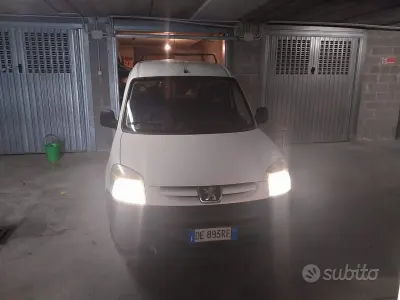 Usata Peugeot Partner 75 CV (55 kW) 2006 Bianco Monovolume