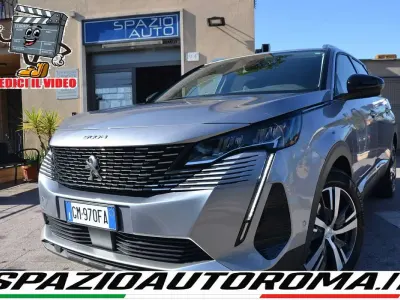 Usado Peugeot 5008 131 CV (96 kW) 2022 Gris Familiar
