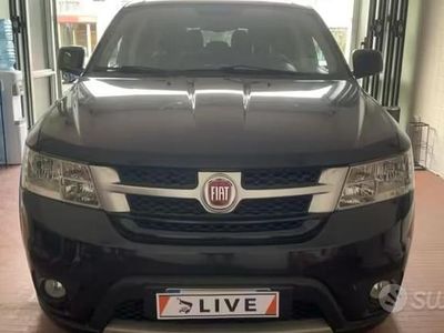 Usata Fiat Freemont Cross 170 CV (125 kW) 2015 Nero SUV